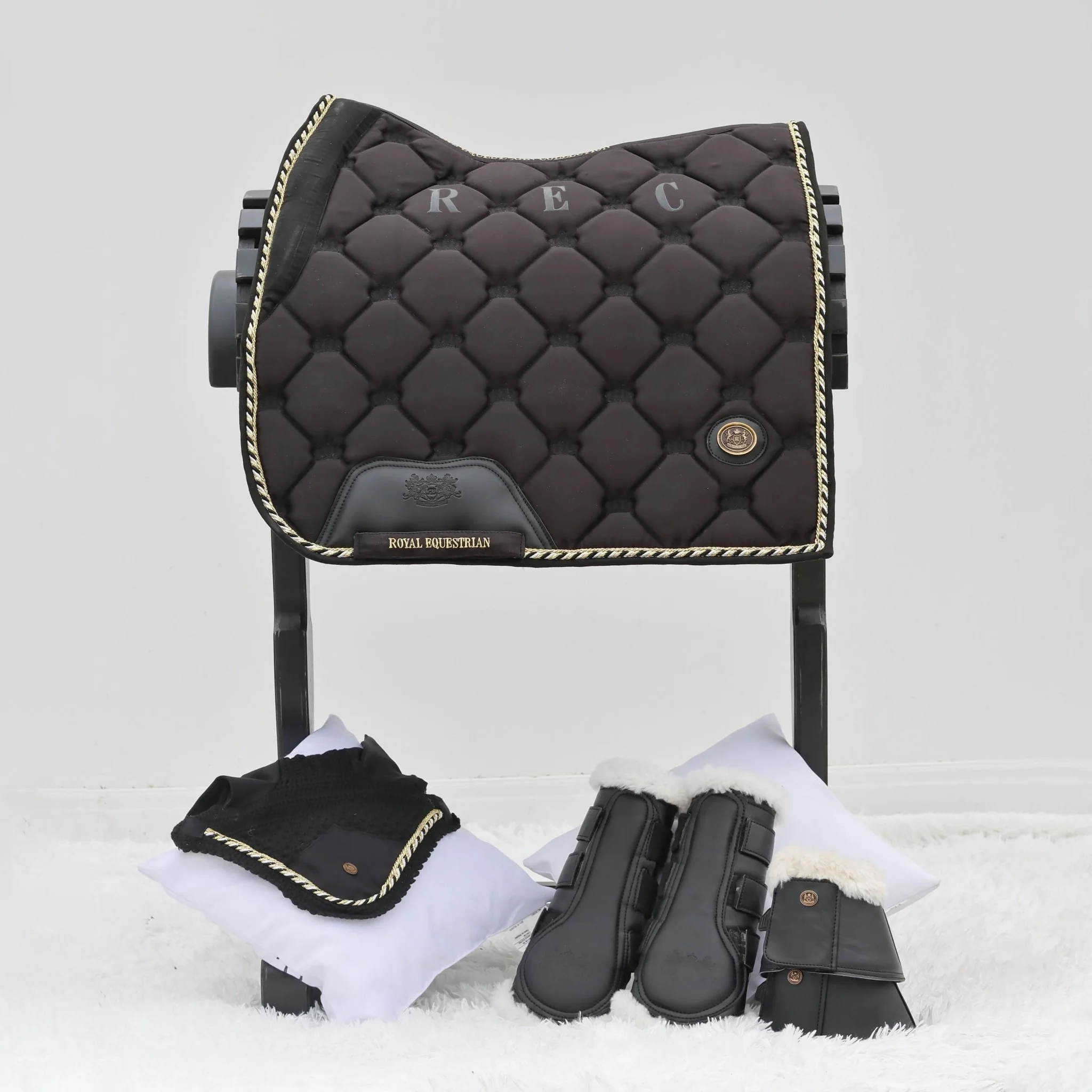 Royal Equestrian Saddle Pad Dressage Black Gold - Image 3