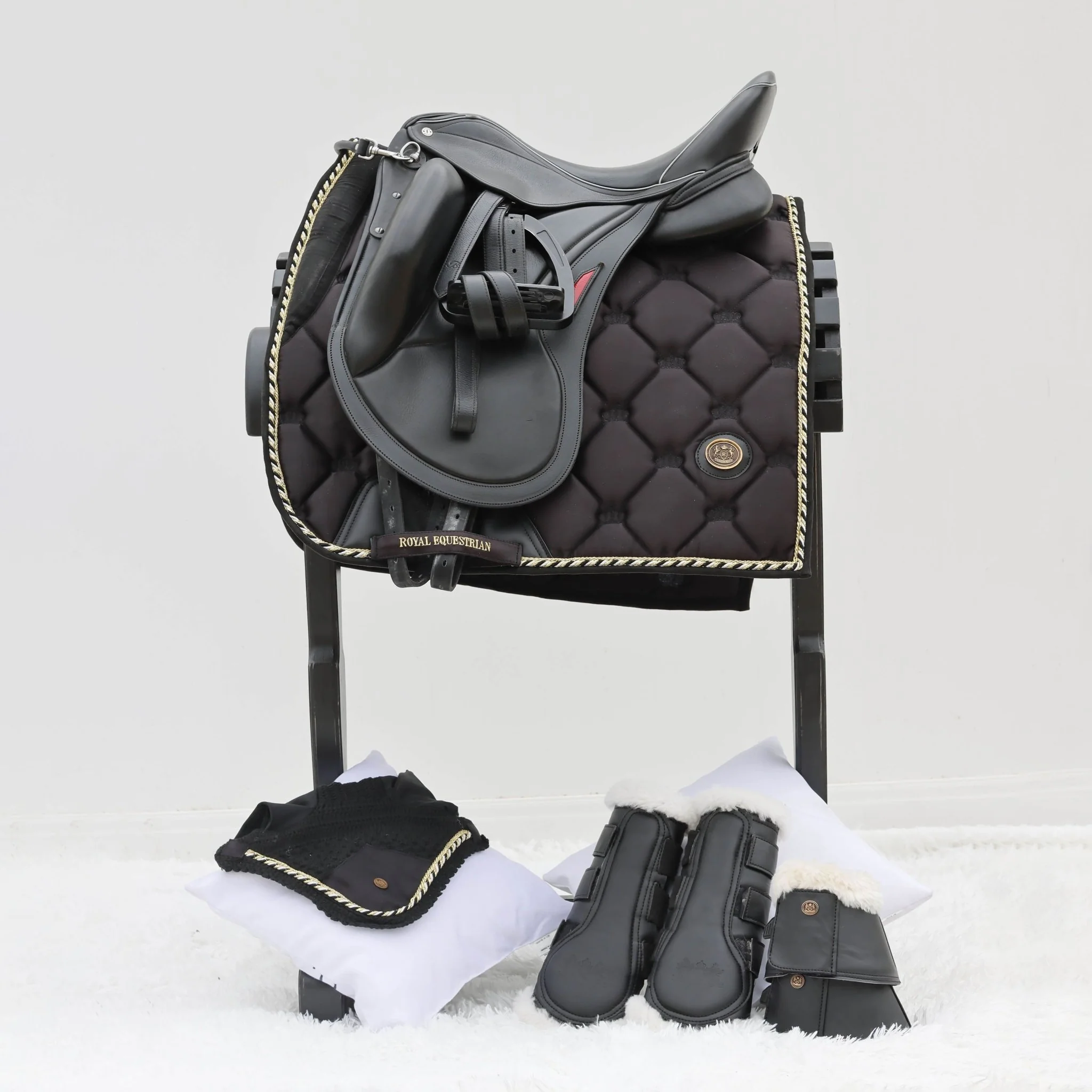 Royal Equestrian Saddle Pad Dressage Black Gold - Image 4