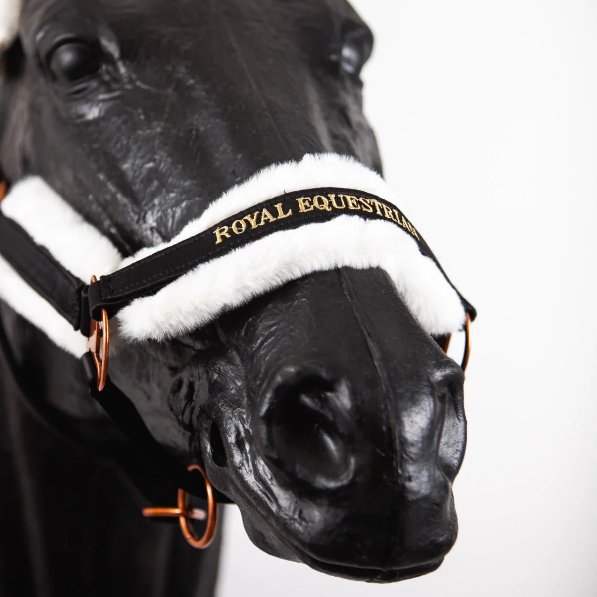 Royal Equestrian Fur Halter Black Gold Full - Image 4