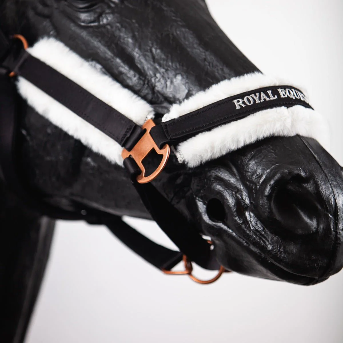 Royal Equestrian Fur Halter Black Silver Full - Image 4
