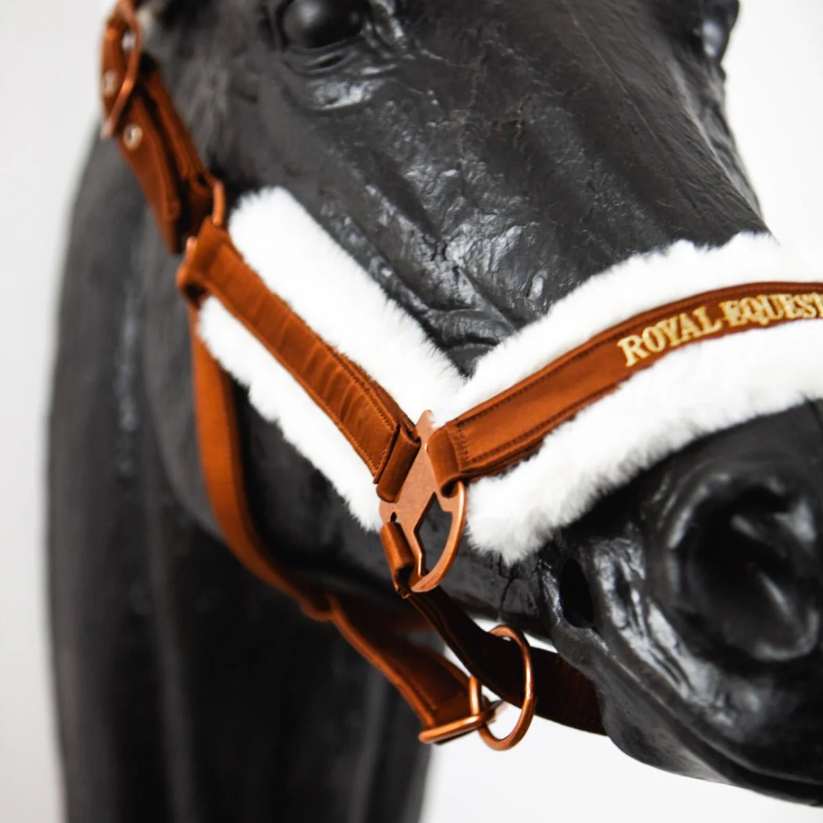 Royal Equestrian Fur Halter Chocolate Full - Image 3