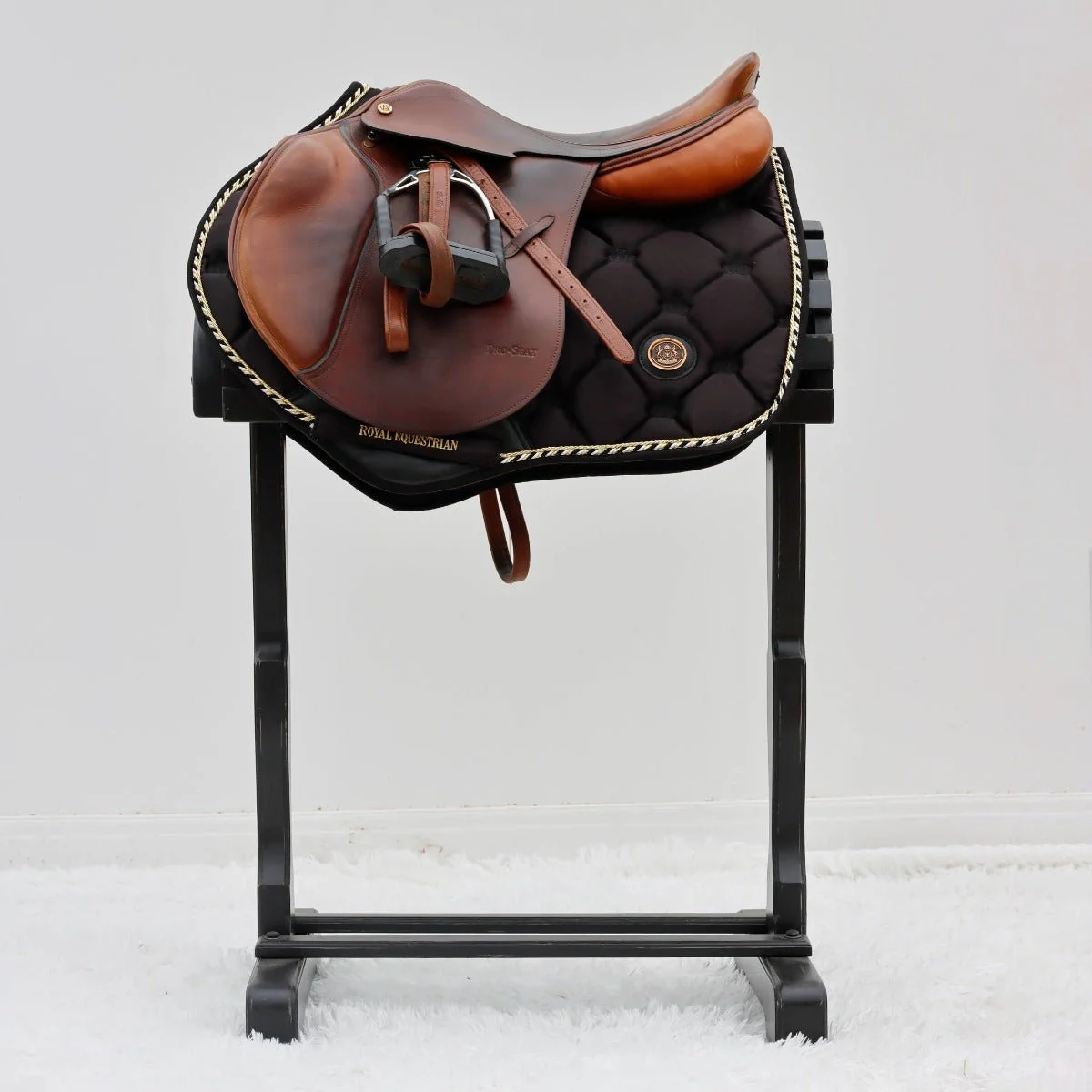 Royal Equestrian Saddle Pad Close Contact Black Gold - Image 4