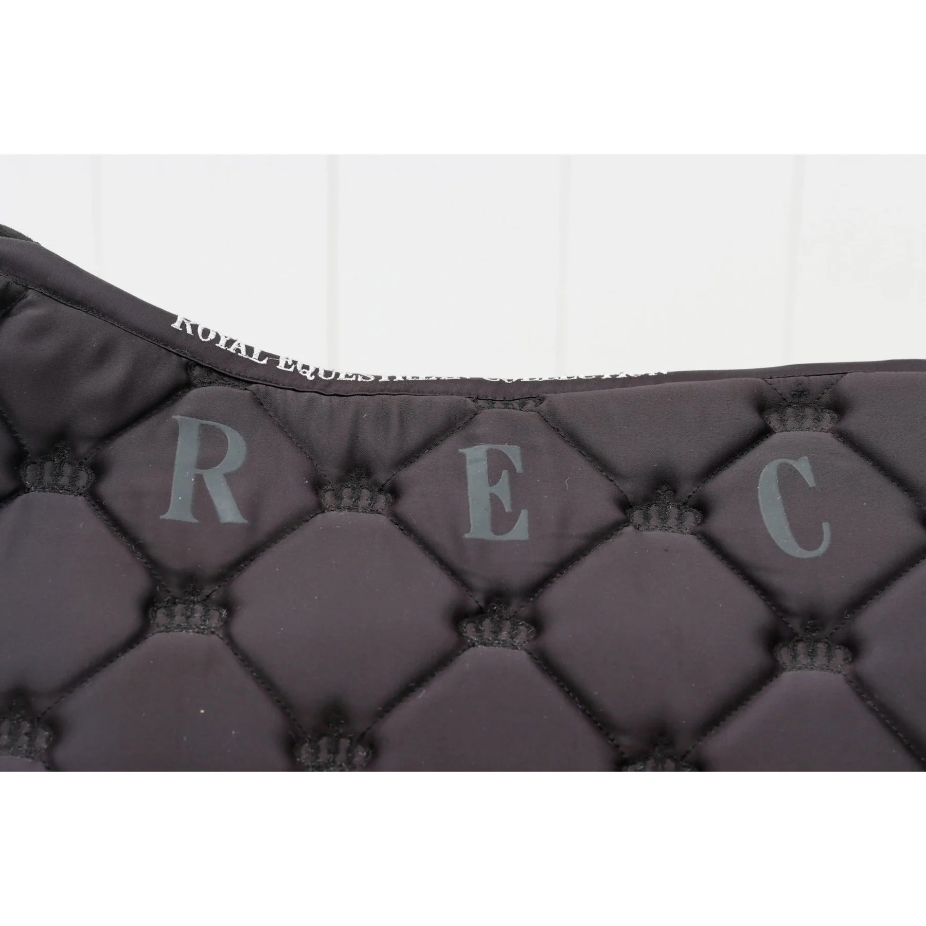 Royal Equestrian Saddle Pad Close Contact Black Gold - Image 5