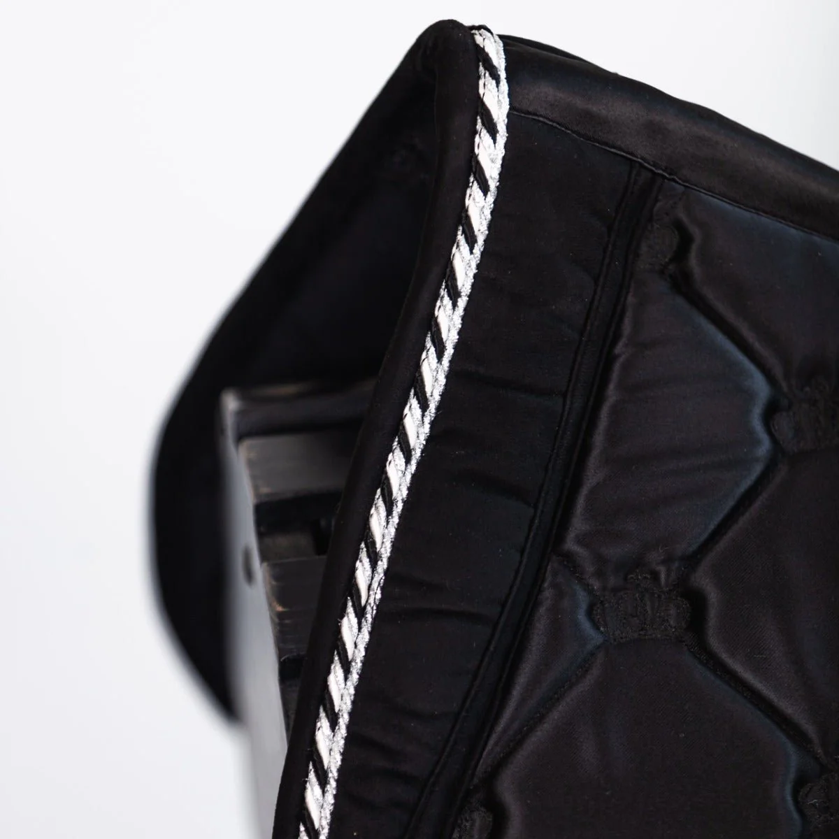 Royal Equestrian Saddle Pad Jump Black Silver - Image 4