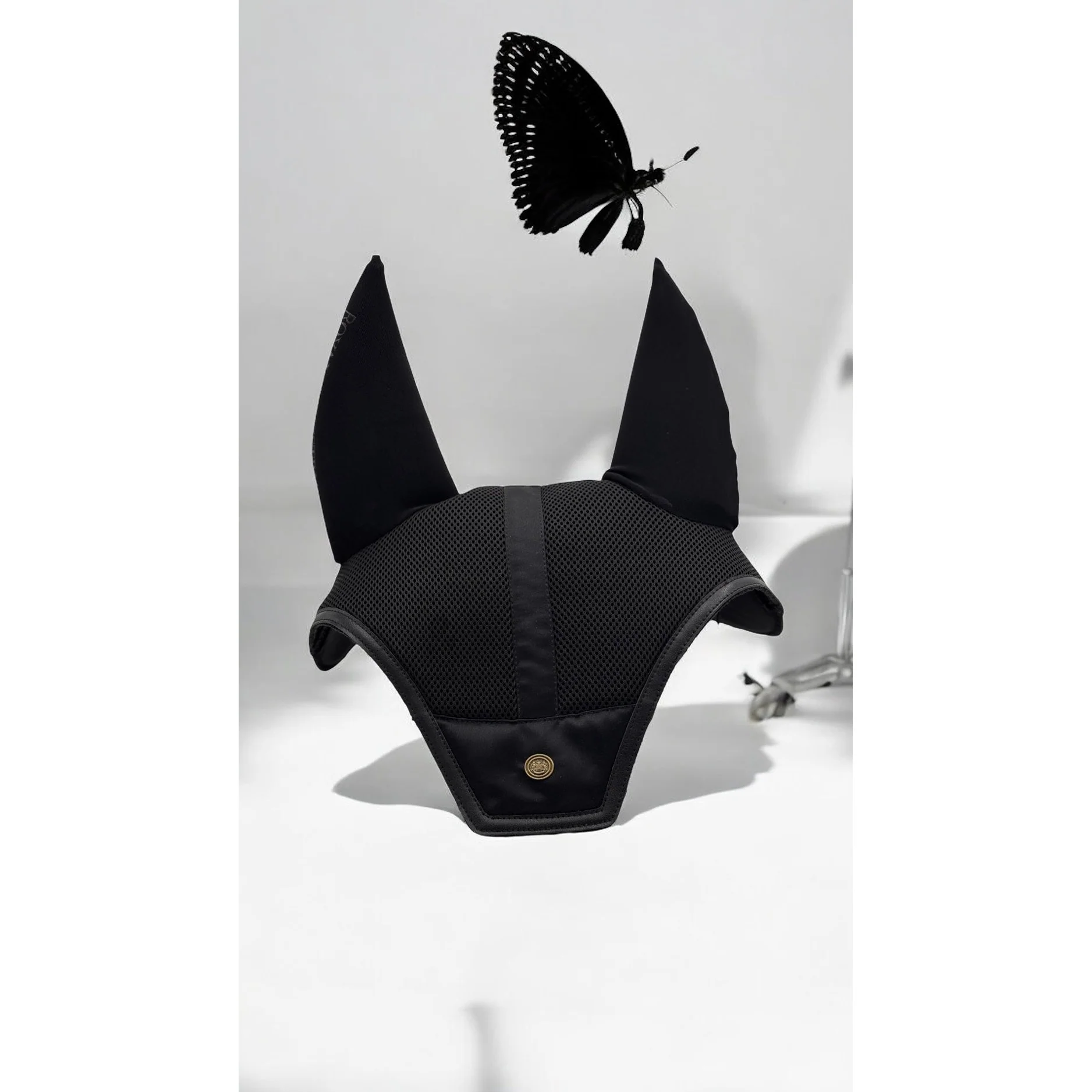 Royal Equestrian Soundproof Ear Bonnet Gladiator Black - Image 5